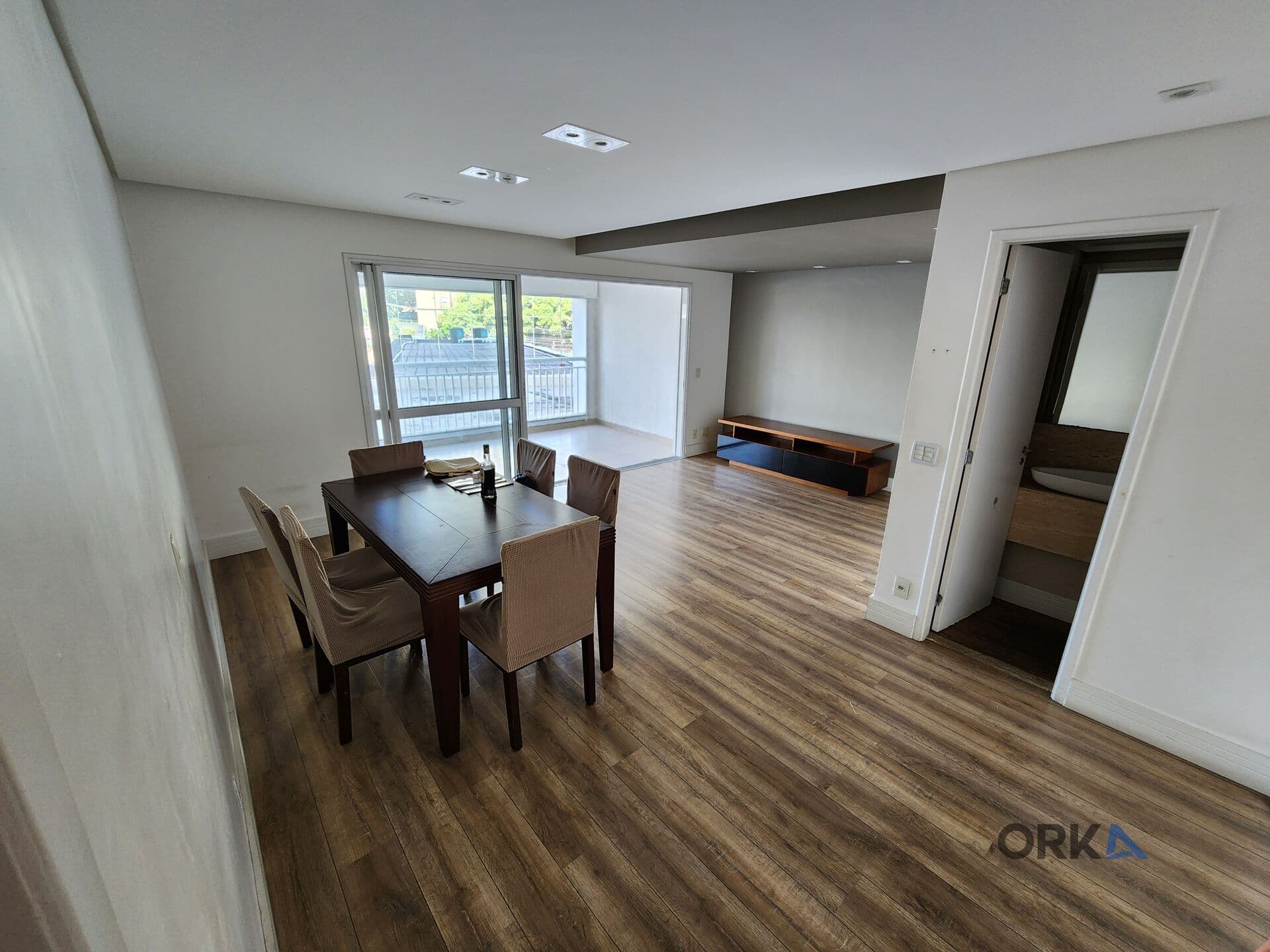 Apartamento de Alto Padrão com 125m² - 3 suítes(Closet), Depósito e 2 Vagas Soltas