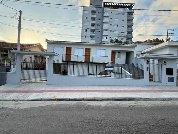 Kitnet/Conjugado em Tubarão - Morrotes