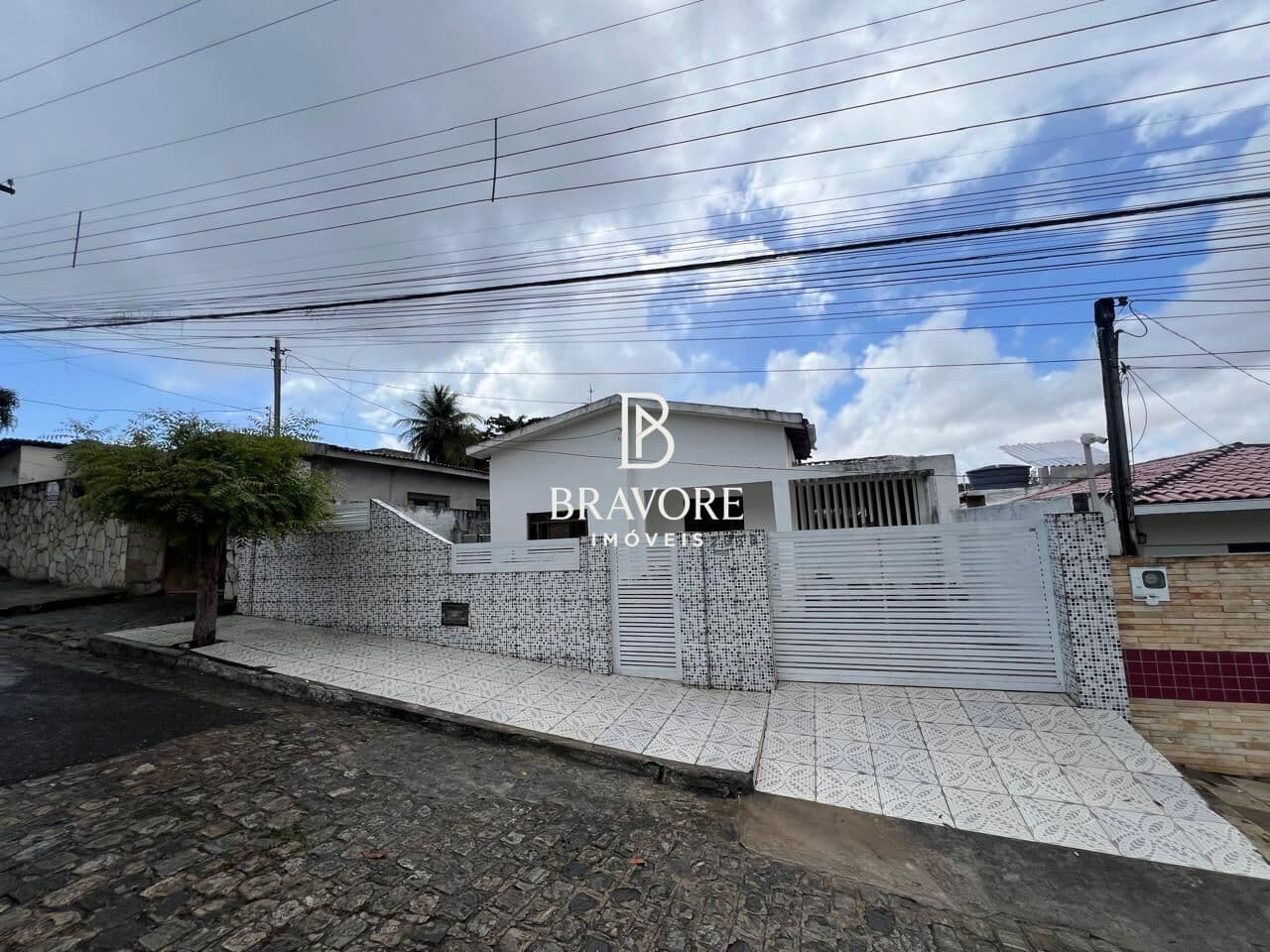 Casa em Tambaúzinho com Terreno Amplo 12x30
