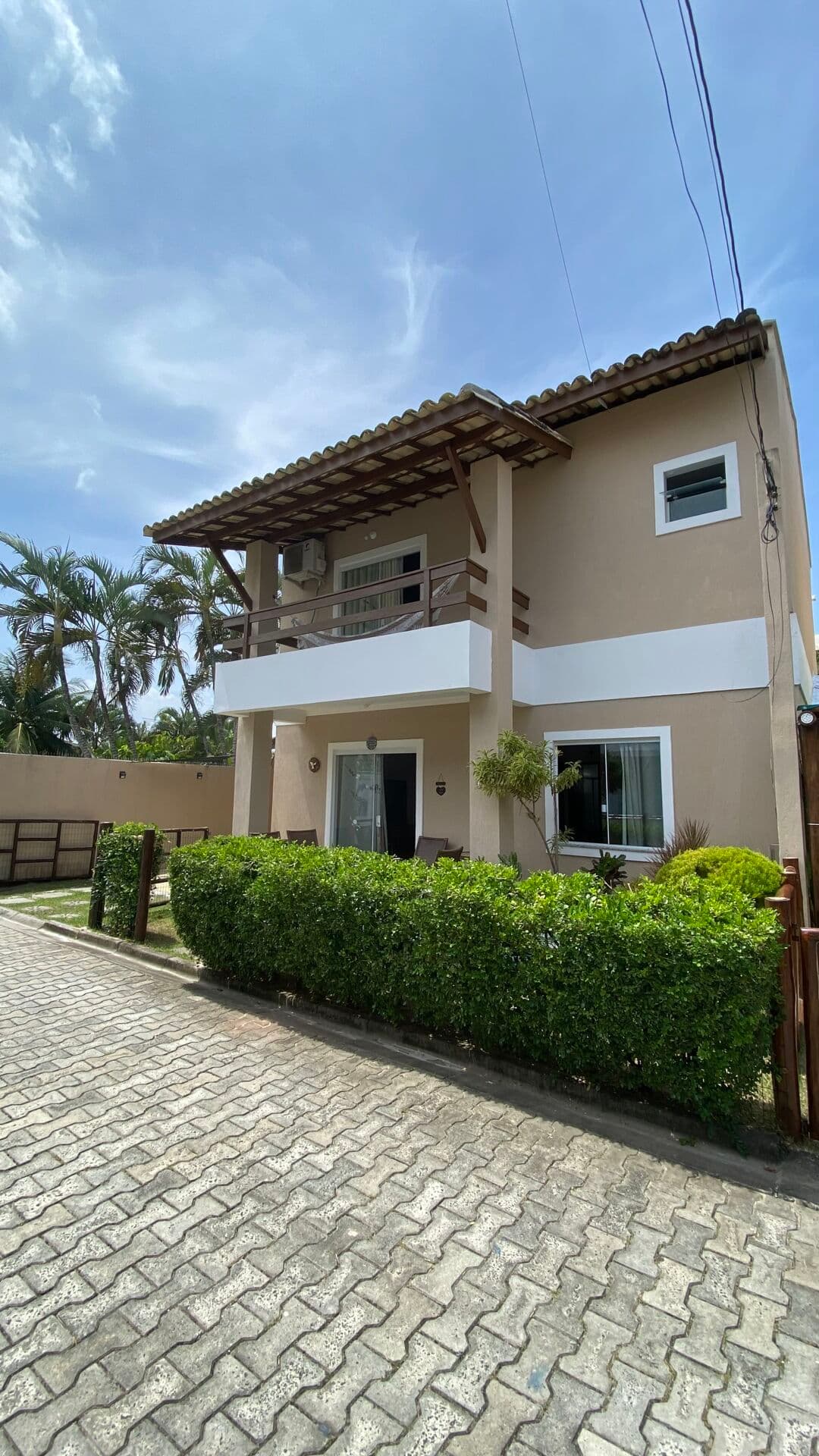 Sobrado em Lauro de Freitas - BURAQUINHO