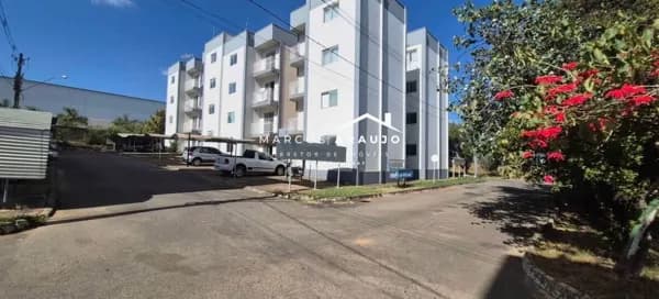 Apartamento em Patrocínio - Industrial