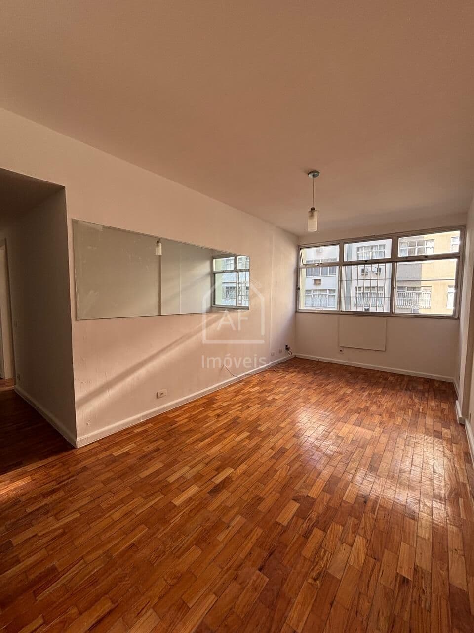 Apartamento 3 quartos reformado com vaga Icaraí