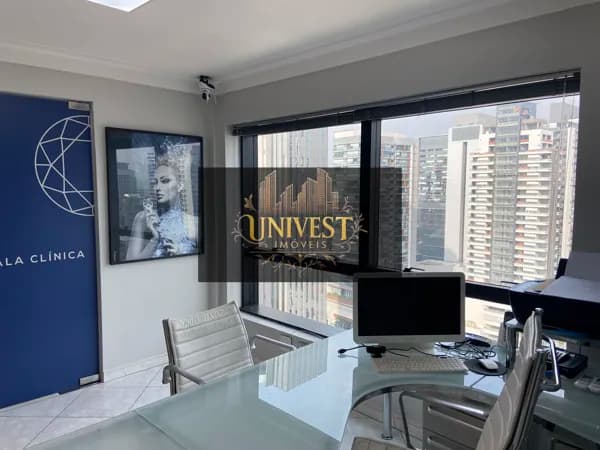 Sala à venda no bairro Pinheiros em São Paulo/SP