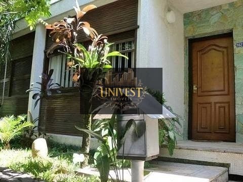 Casa à venda no bairro Alto de Pinheiros em São Paulo/SP