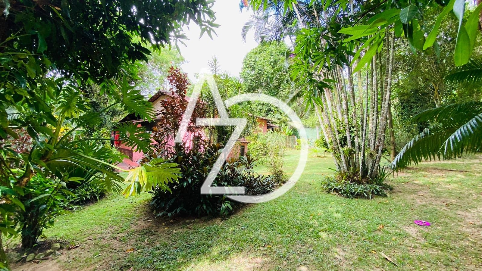 Casa Várzea das Moças 1247m² - Niterói
