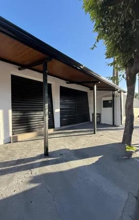 Aluga-se imóvel comercial na Avenida Newton Prado