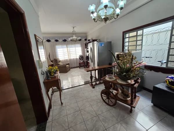 Vende-se Casa no Centro de Pirassununga