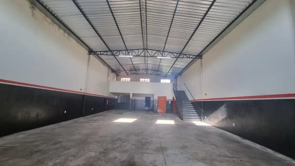 Barracão Comercial - Jardim Treviso- Pirassununga/SP