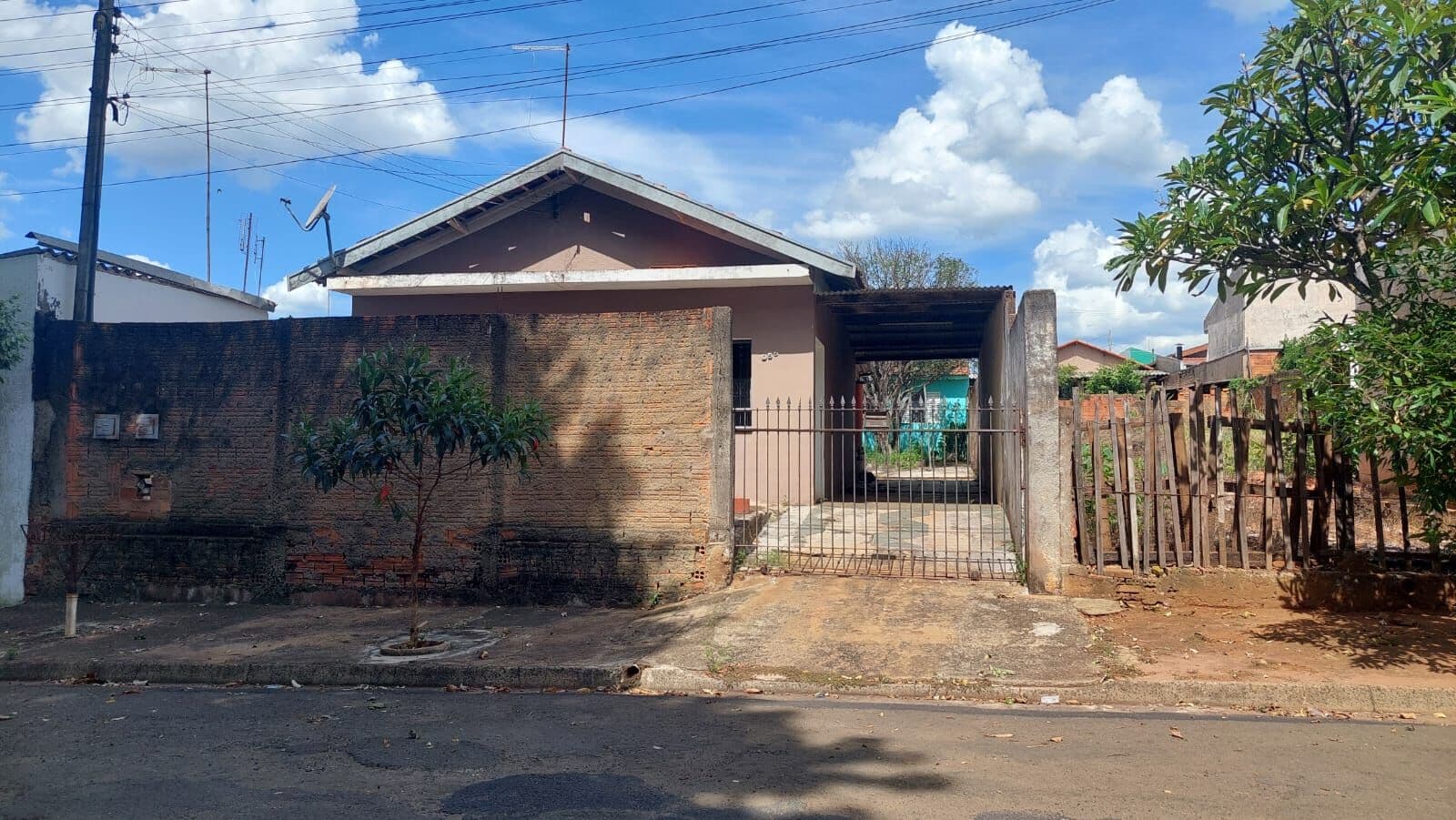Vende-se casa Vila Guilhermina