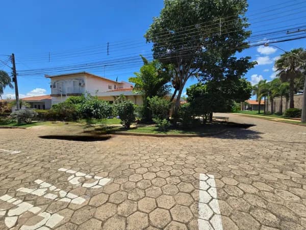 Vende-se casa no bairro Cidade Jardim