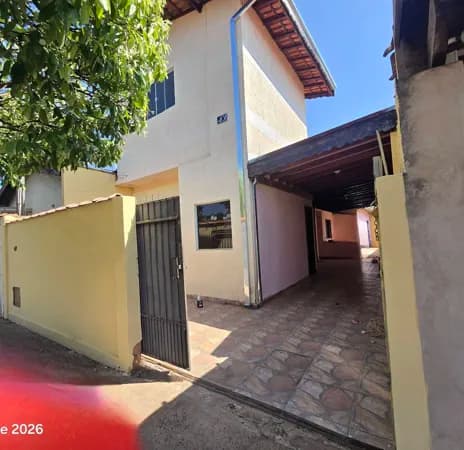 Aluga-se sobrado no bairro Jardim São Valentim