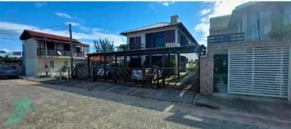 Apartamento Mobiliado para Alugar em Imbituba/SC com 2 Dormitórios sendo uma suíte e Vaga de Garagem