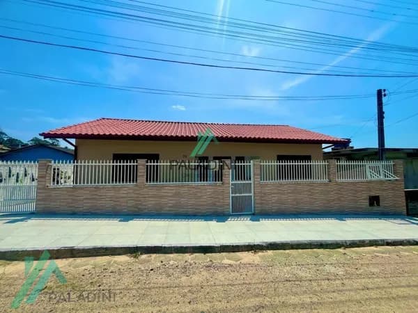 Venda casa com amplo quintal no bairro Vila Nova Alvorada em Imbituba SC – perto do mar