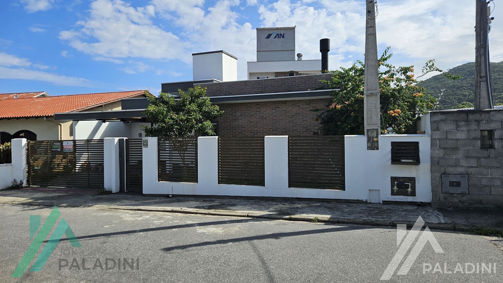 Venda casa no bairro Paes Leme em Imbituba SC – 3 dormitórios, quintal amplo e escritura pública