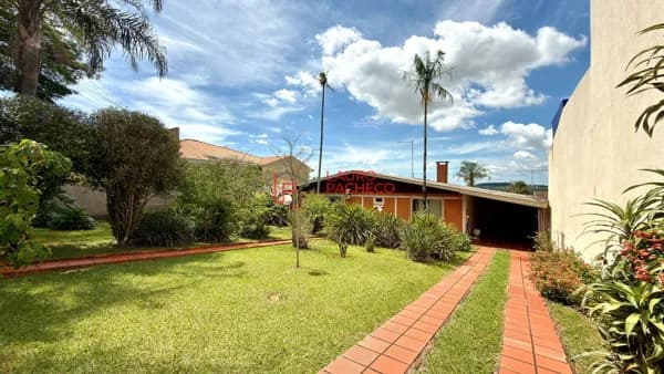 Casa de Alvenaria com terreno de 1.000 m² e construção 293 m²