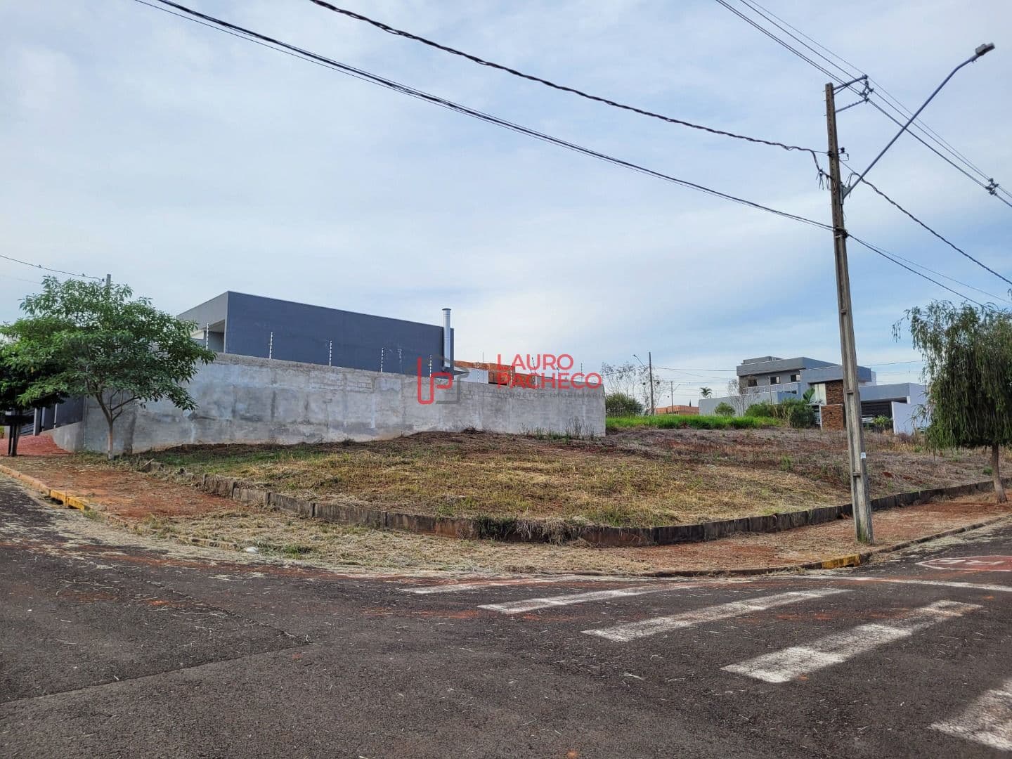 Terreno de esquina à venda, 315 m² por R$ 200.000 - Residencial Belmonte - Rolândia/Paraná
