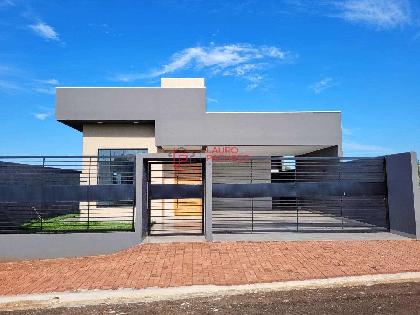 Casa com 3 dormitórios à venda, 146 m² por R$ 800.000 - Residencial Belmonte - Rolândia/Paraná