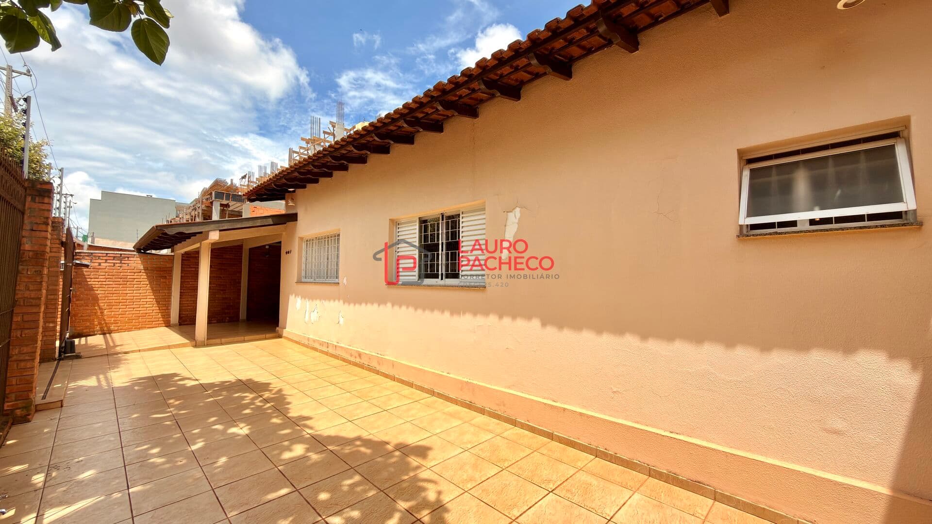 Casa no Centro de Rolândia com Forte Potencial Comercial com 182 m² e Terreno de 300 m²