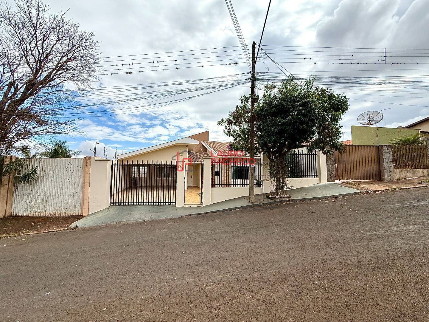 Casa à venda, 230 m² por R$ 850.000,00 - Jardim Santa Monica - Rolândia/PR
