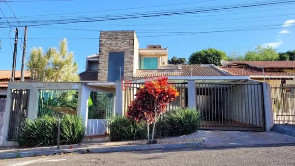 Sobrado à venda, 270 m² por R$ 1.100.000,00 - Jardim Roland - Rolândia/PR