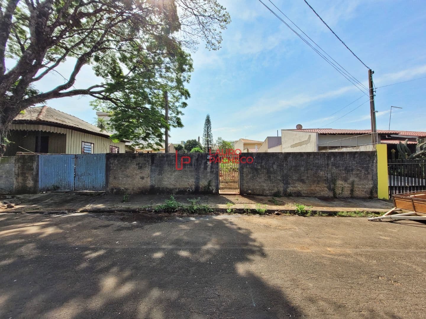 Terreno à venda, 487 m² por R$ 270.000,00 - Vila Neves - Rolândia/PR