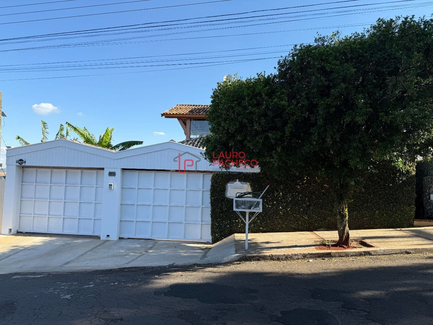 Casa com 3 dormitórios à venda, 220 m² por R$ 950.000,00 - Jardim Roland - Rolândia/PR