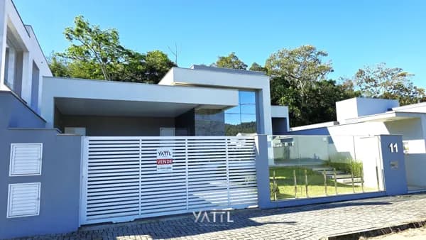 Casa de Alto Padrão com Piscina em Jaraguá do Sul – Viva com Conforto e Exclusividade