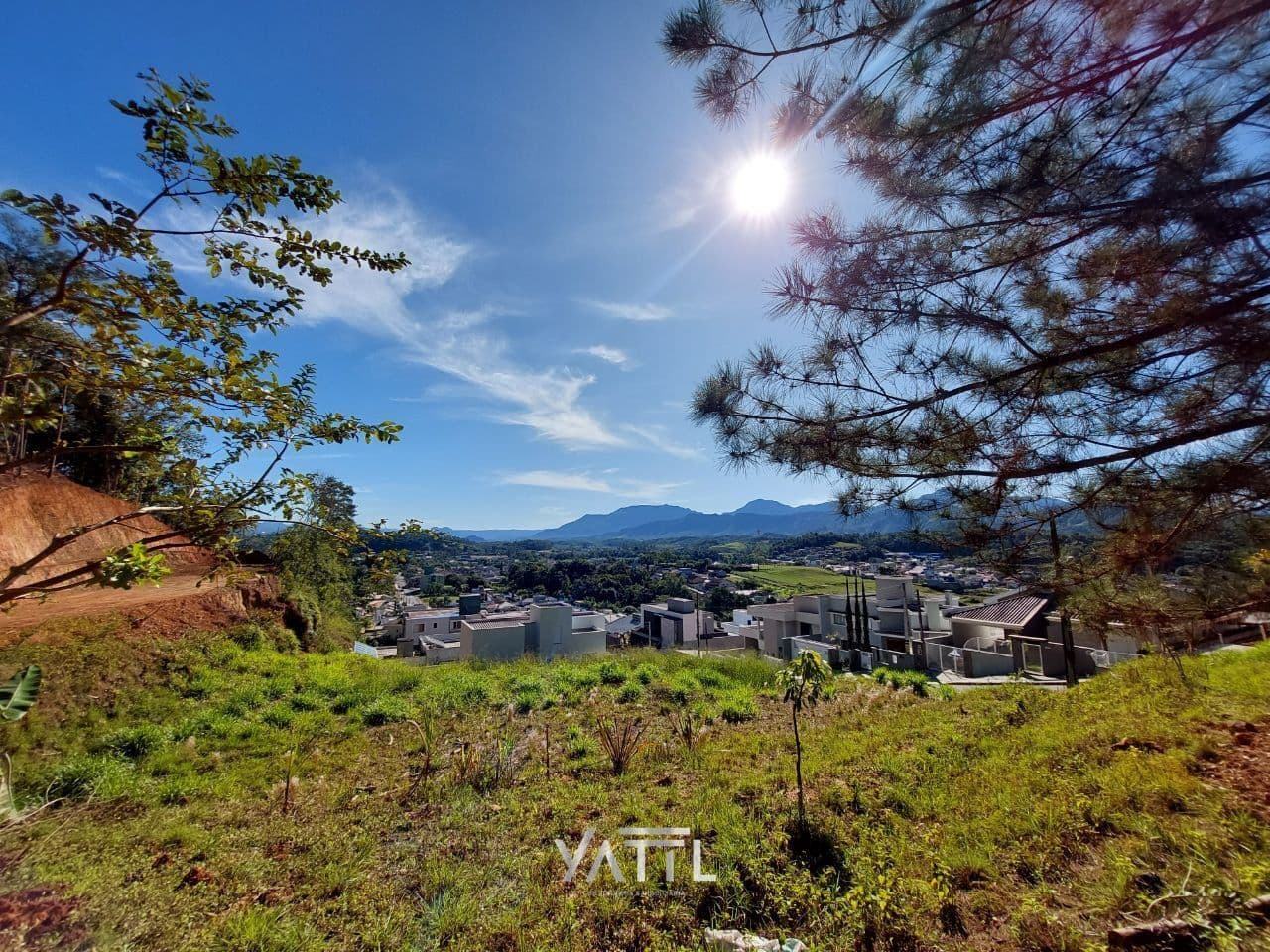 Super terreno à venda com 420m² . Bairro Amizade (Condomínio Ville de Lyon) . Jaraguá do Sul