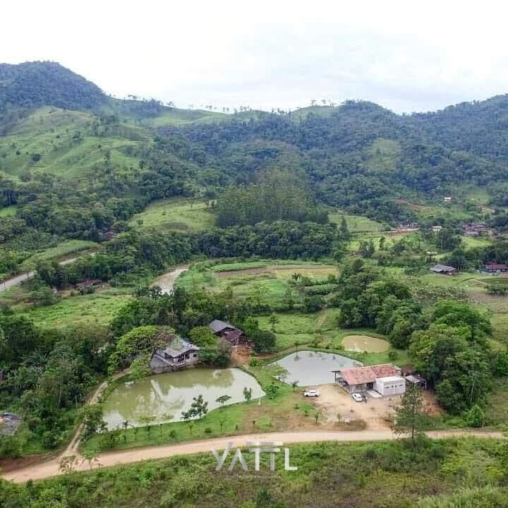 Chácara com Córrego, Lagoas e Casa em Garibaldi – 39.100 m² em Jaraguá do Sul