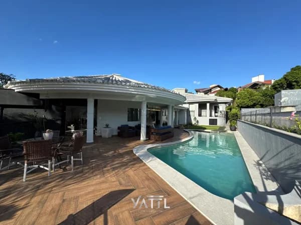 Casa de Luxo com 4 Suítes e Piscina no Condomínio Azaleias – Jaraguá do Sul