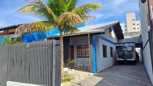 Casa com 4 dormitórios à venda, 250 m² por R$ 1.650.000,00 - Barra do Rio Cerro - Jaraguá do Sul/SC
