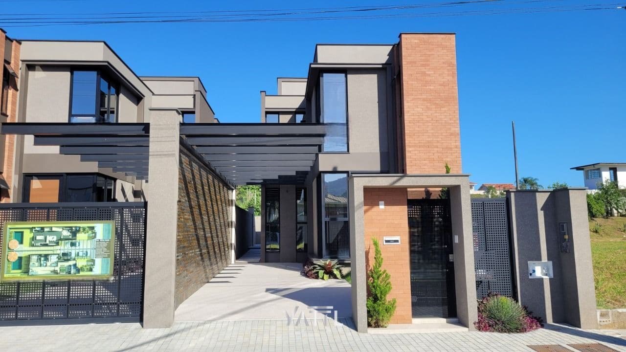 Casa com piscina - Amizade - Jaraguá do Sul/SC
