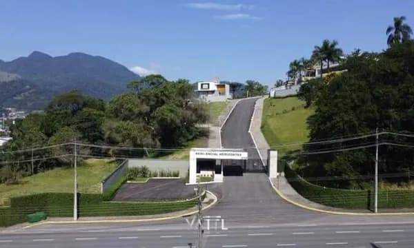 Terreno com 1.851m² em condomínio fechado de alto padrão em Jaraguá do Sul - Exclusividade e Natureza