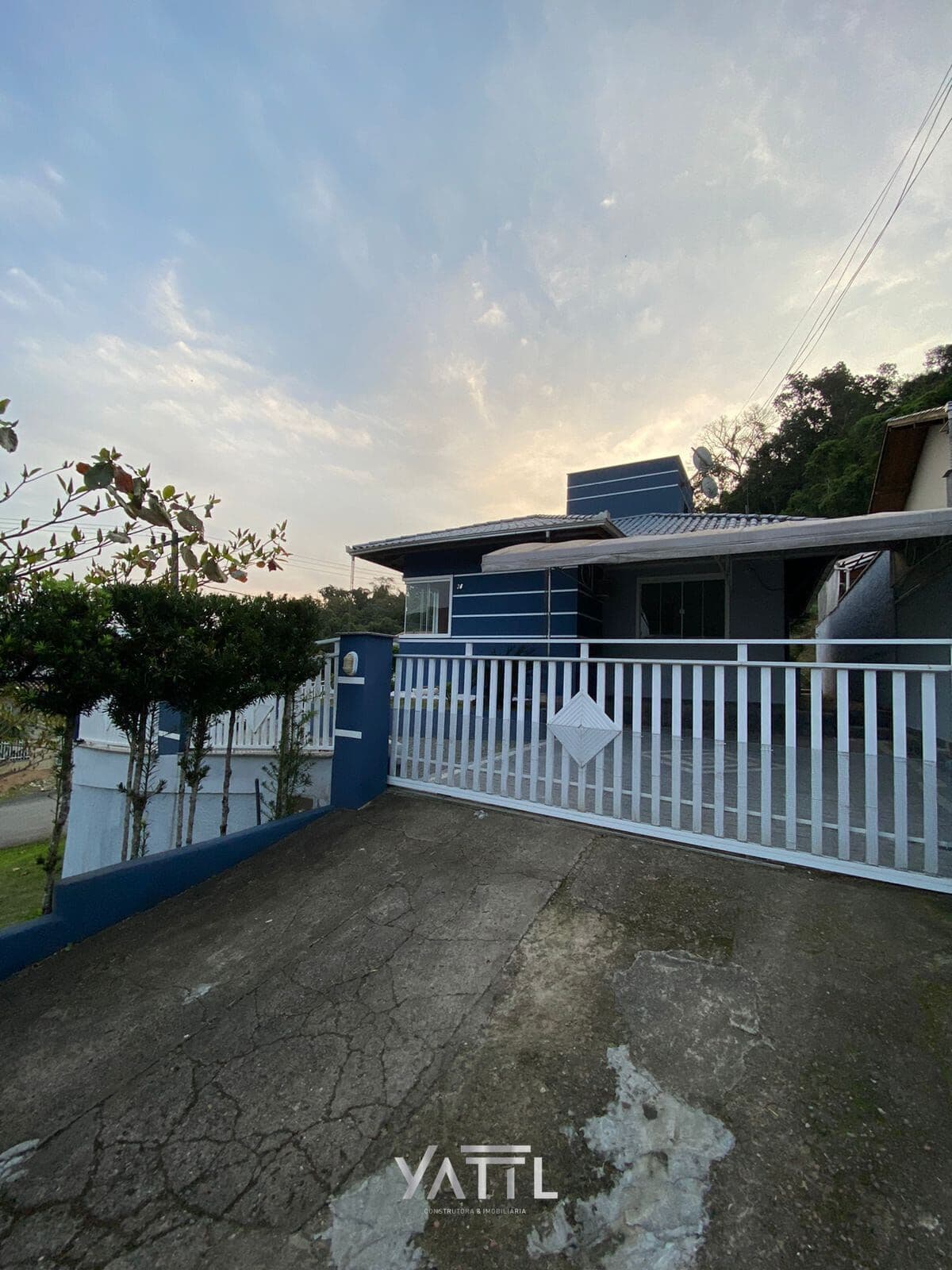 Casa à venda com suíte e área de festas — Três Rios do Sul, Jaraguá do Sul/SC