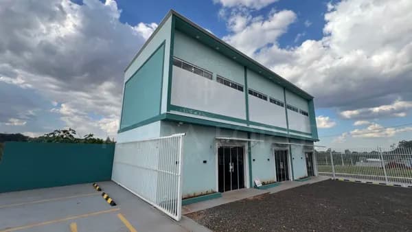 Sala Comercial de 60m² em Dois Pavimentos na Av. Urumbela