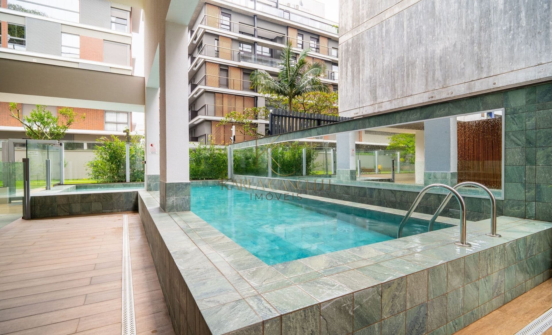 A 200 metros do mar: conforto, elegância e rentabilidade em Jurerê
