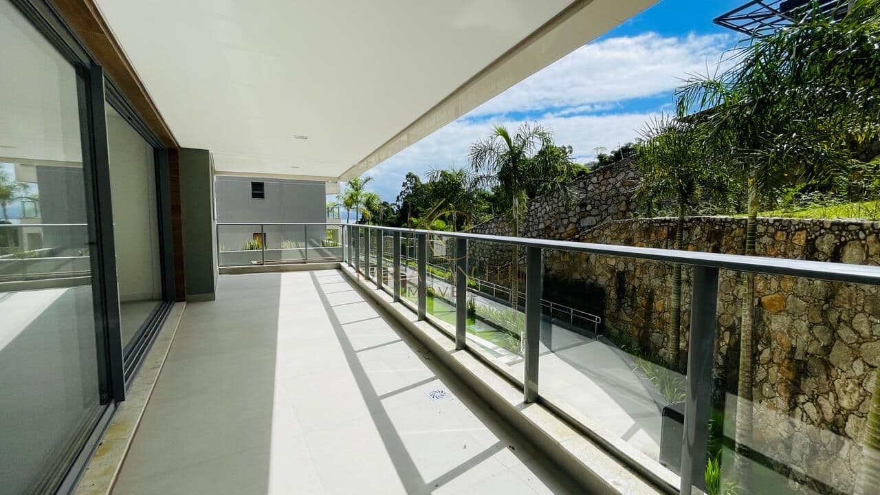 Apartamento em condomínio com infraestrutura completa em Cacupé