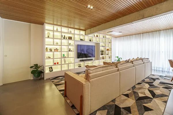 Apartamento Alto Padrão, Brooklin, 213 m2, reformado e mobiliado, 3 suítes, 4 vagas