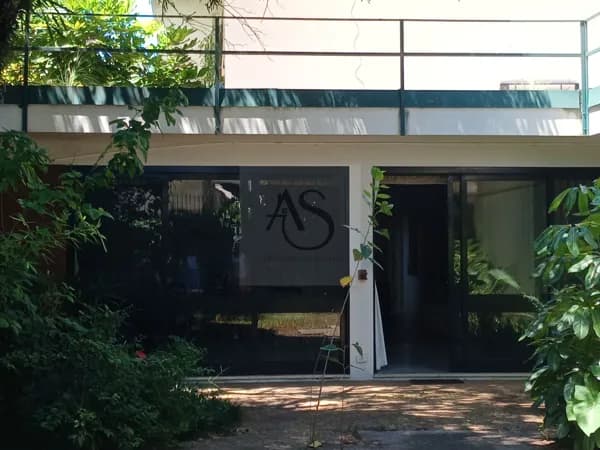 Casa Alto Padrão, 1600 m2 terreno, 550 m2 área construída, ao lado do Parque