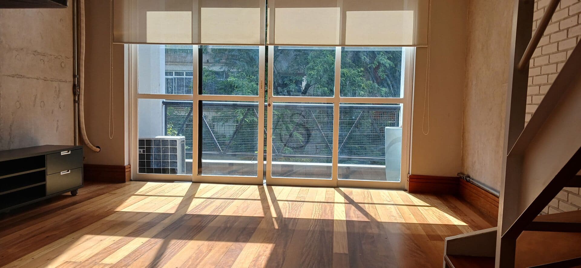Apartamento Loft, 77 m2, 1 suíte, lavabo, 2 vagas, reformado e moderno, Jardim América