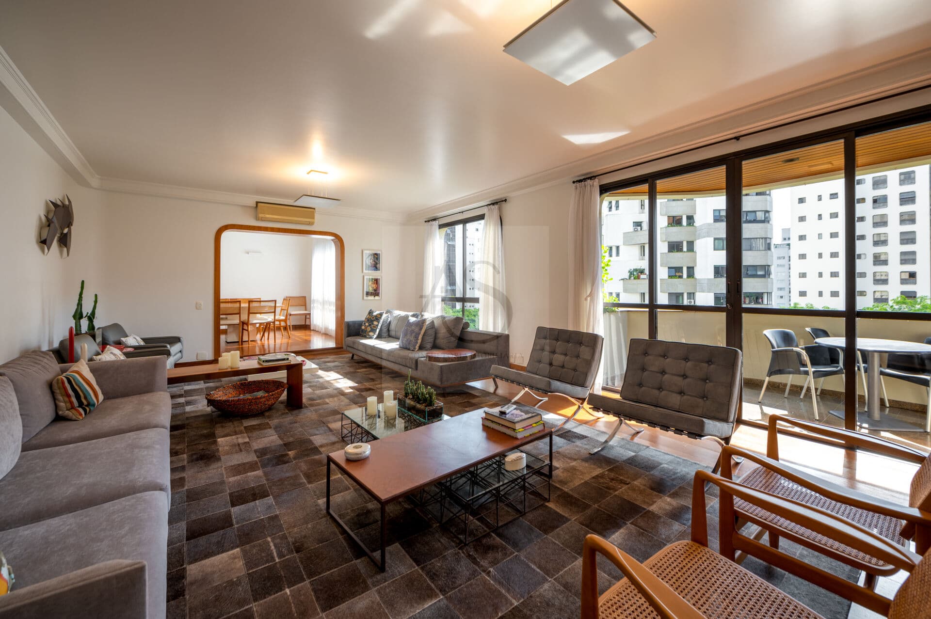 Apartamento Alto Padrão , Vila Nova Conceição, 3 suítes, 4 vagas, 377 ms,