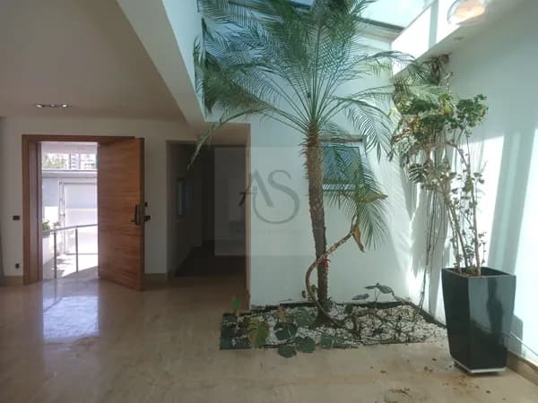 Casa Alto Padrão, reformada e moderna, 5 suítes, Jardim Luzitânia, 310 m2
