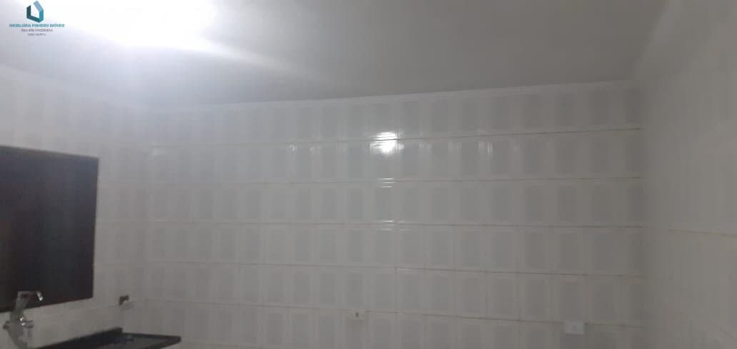 Casa Padrão para Venda em Centro Carapicuíba-SP