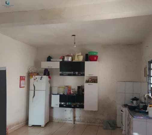 Casa Padrão para Venda em Centro Araçariguama-SP