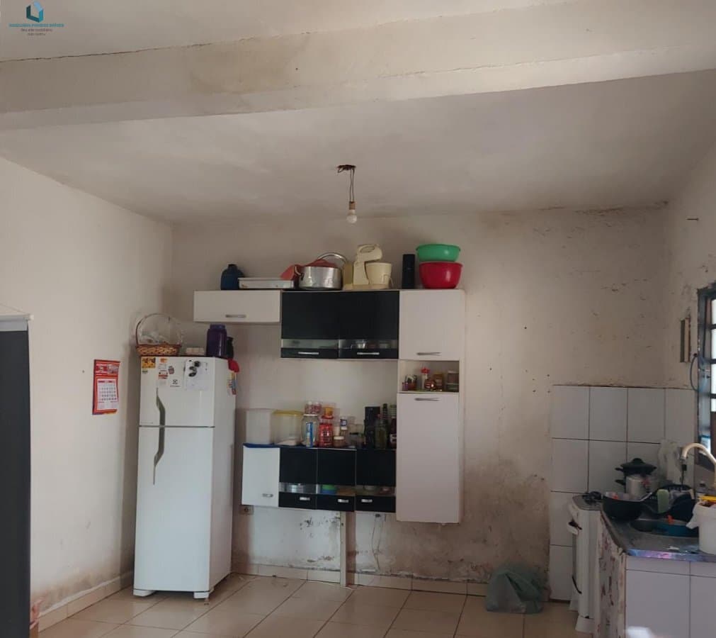 Casa Padrão para Venda em Centro Araçariguama-SP