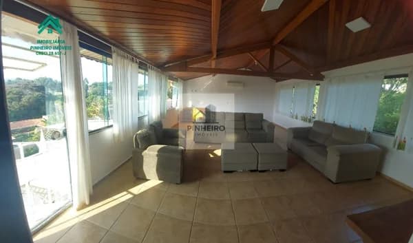 Casa em Condomínio para Aluguel em Centro Araçariguama-SP