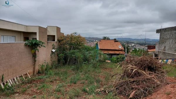Terreno para Venda em Centro Araçariguama-SP