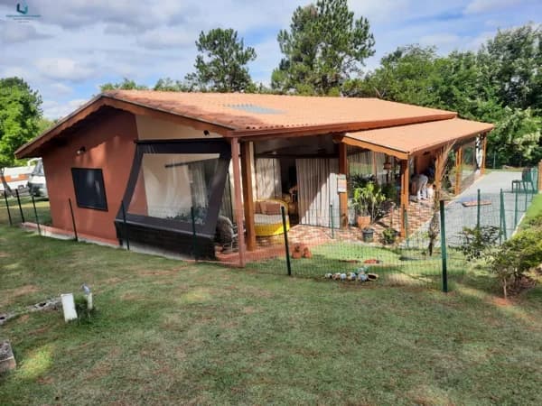 Casa em Condomínio para Venda em Centro Araçariguama-SP
