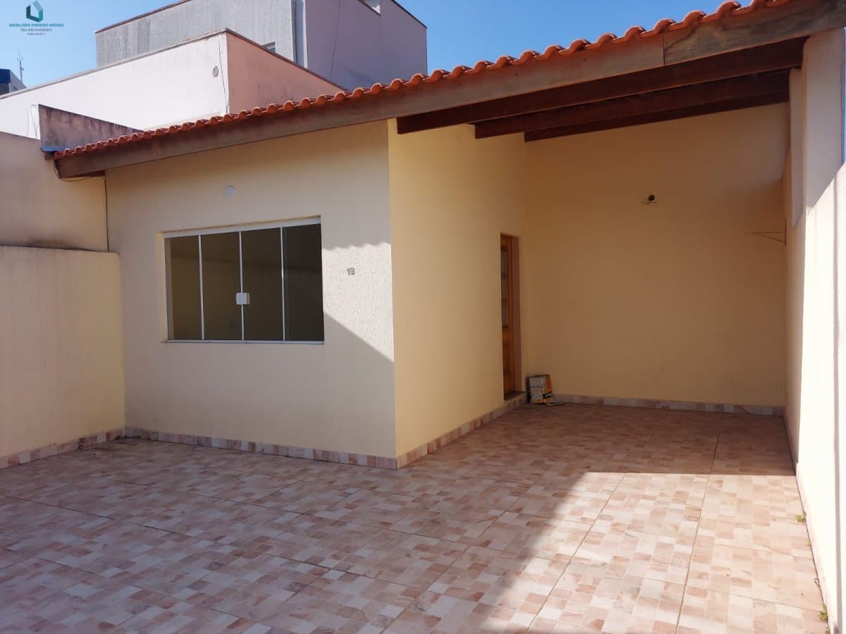 Casa Padrão para Venda em Centro Araçariguama-SP