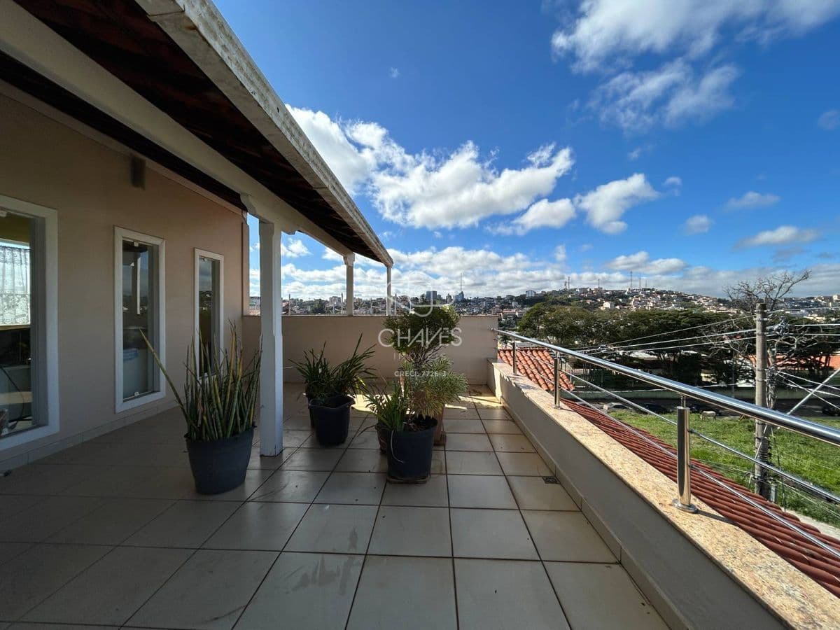 Casa Alto Padrão à Venda – Bairro São Sebastião | Conselheiro Lafaiete